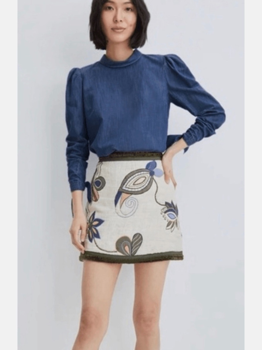 Veronica Beard Cream Mini Skirt with Blue and Olive Floral Embroidery- size 6